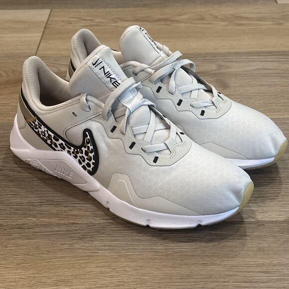 Nike Legend Essential 2 Premium Women’s 10 Cheetah Athletic Cross Training Shoes - Picture 1 of 12